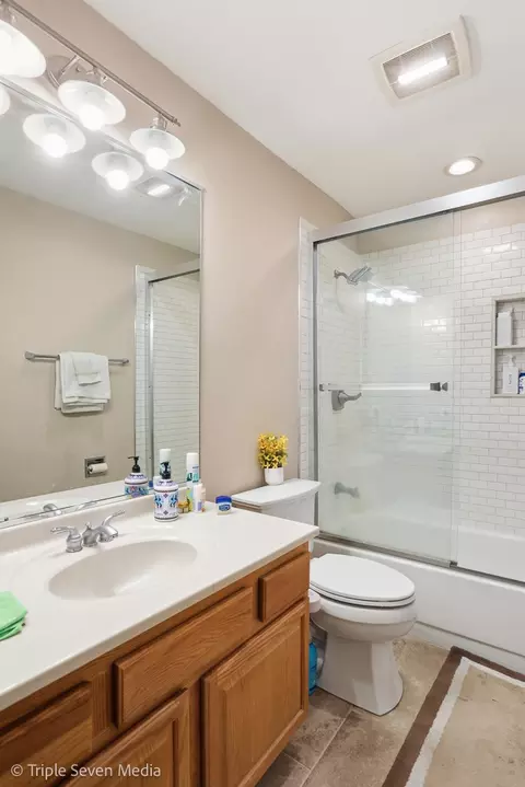 Bath - 454 Stone Pl, Wheeling, IL 60090 photo 1 of 1
