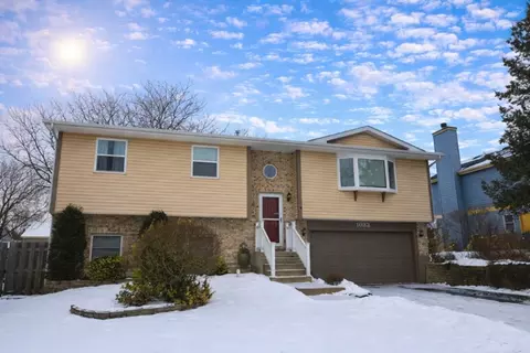 1033 White Pine Dr, Antioch, IL 60002