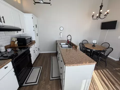 Kitchen - 2900 Jamison Blvd, Mount Vernon, IL 62864 photo 3 of 4