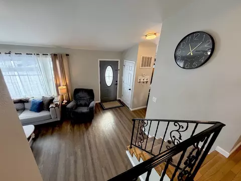 Entry Way - 2900 Jamison Blvd, Mount Vernon, IL 62864 photo 2 of 2
