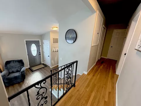 Entry Way - 2900 Jamison Blvd, Mount Vernon, IL 62864 photo 1 of 2