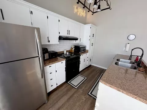 Kitchen - 2900 Jamison Blvd, Mount Vernon, IL 62864 photo 4 of 4