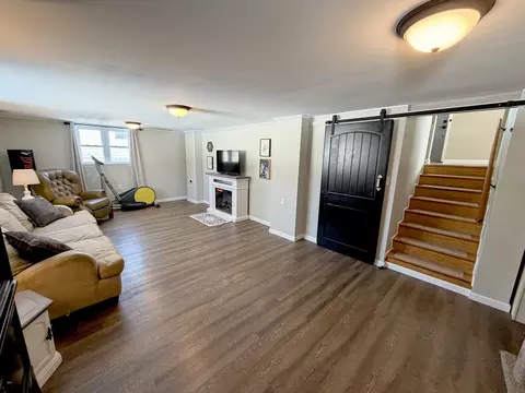 Living - 2900 Jamison Blvd, Mount Vernon, IL 62864 photo 3 of 3
