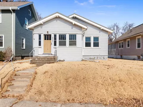 2449 21st Ave, Rock Island, IL 61201