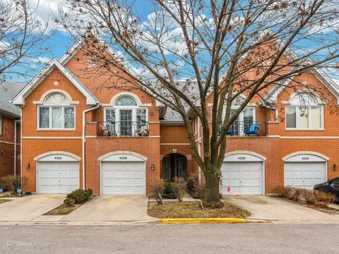 4228 W Harrington Ln, Chicago, IL 60646