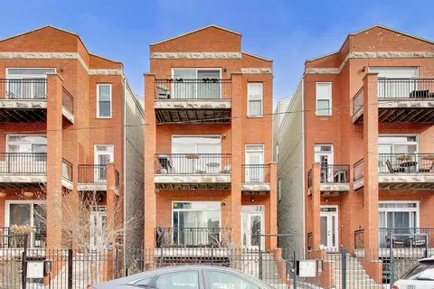813 N Bishop St #2, Chicago, IL 60642