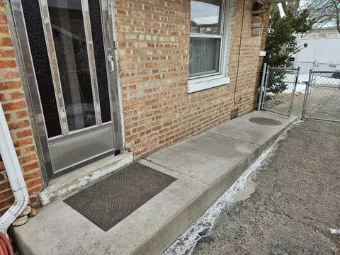 Exterior - 7436 W 58th St, Summit, IL 60501 photo 2 of 3