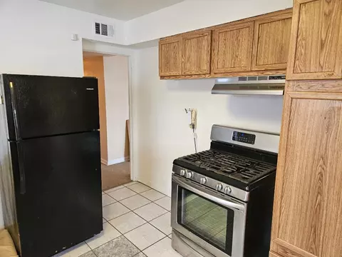 Kitchen - 7436 W 58th St, Summit, IL 60501 photo 3 of 3