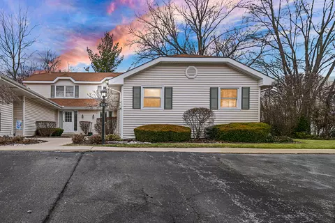5308 Woodland Dr #A, Oak Forest, IL 60452