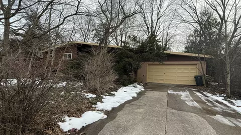 401 Eliot Dr, Urbana, IL 61801