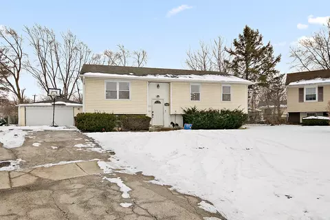 34 S Chestnut Ct, Glenwood, IL 60425