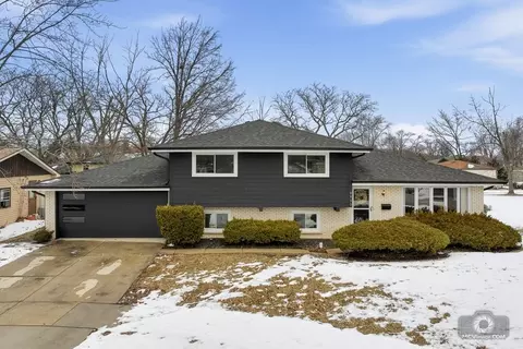 9930 La Reina Ct, Orland Park, IL 60462