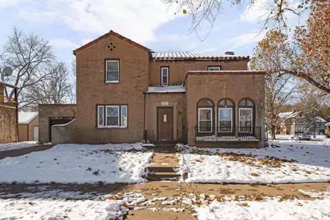 602 S 9th St, Clinton, IA 52732