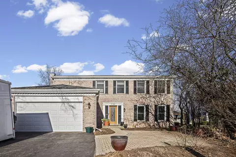 680 Lions Dr, Lake Zurich, IL 60047