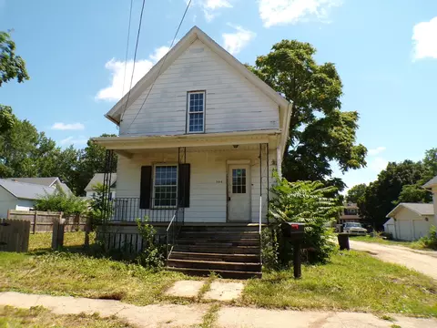 304 S Madison St, Morrison, IL 61270 photo 3