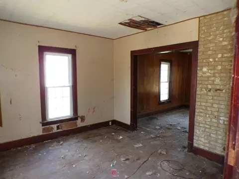 304 S Madison St, Morrison, IL 61270 photo 4