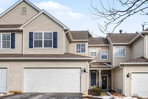 302 Tower Hill Dr #302, Saint Charles, IL 60175