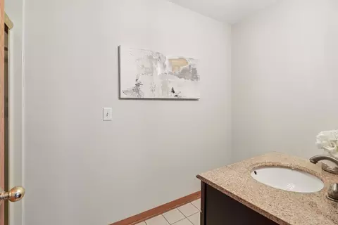 Bath - 6167 Golfview Dr, Gurnee, IL 60031 photo 1 of 5