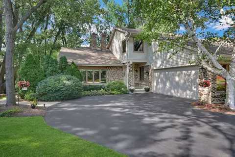 374 Farmgate Ct, Gurnee, IL 60031