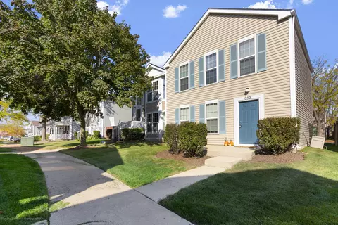 653 Serendipity Dr, Aurora, IL 60504