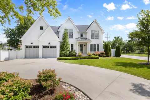 469 S Sunnyside Ave, Elmhurst, IL 60126