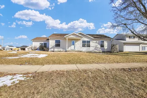1404 Greenridge Dr, Urbana, IL 61802