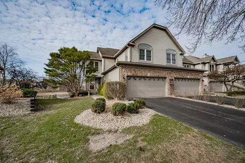 510 Harlowe Ln, Naperville, IL 60565
