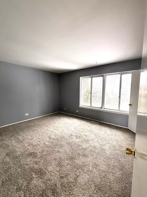 Bedroom - 335 Shiloh Ln, Elgin, IL 60120 photo 1 of 5