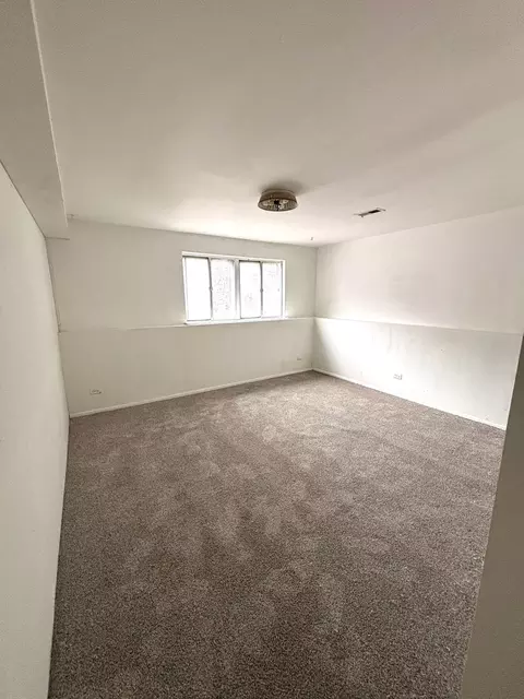 Bedroom - 335 Shiloh Ln, Elgin, IL 60120 photo 4 of 5