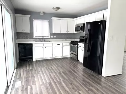 Kitchen - 335 Shiloh Ln, Elgin, IL 60120 photo 1 of 2