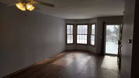 482 Nicole Dr #8B, Bartlett, IL 60103 photo 6