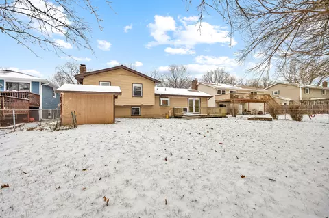 Exterior - 720 Ash St, Algonquin, IL 60102 photo 4 of 4