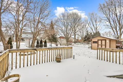 Exterior - 720 Ash St, Algonquin, IL 60102 photo 3 of 4