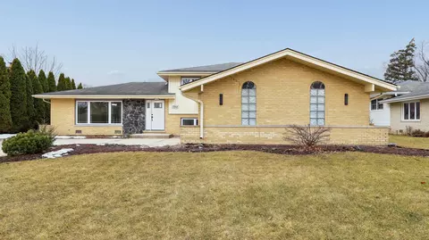 7314 Summit Rd, Darien, IL 60561