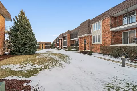15725 Foxbend Ct #1W, Orland Park, IL 60462