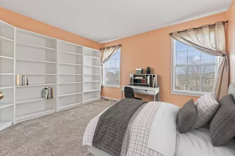 Bedroom - 1460 Lancaster Ln, Algonquin, IL 60102 photo 6 of 8