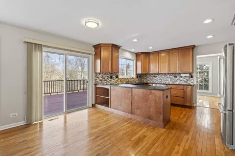 Kitchen - 1460 Lancaster Ln, Algonquin, IL 60102 photo 1 of 4