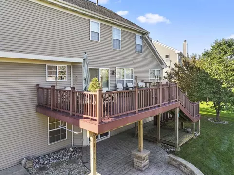 Exterior - 1460 Lancaster Ln, Algonquin, IL 60102 photo 4 of 10