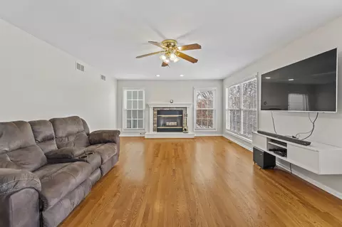 Living - 1460 Lancaster Ln, Algonquin, IL 60102 photo 3 of 5
