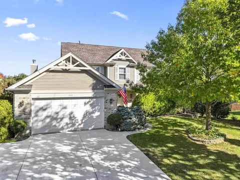 1460 Lancaster Ln, Algonquin, IL 60102