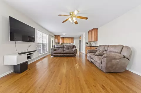 Living - 1460 Lancaster Ln, Algonquin, IL 60102 photo 5 of 5