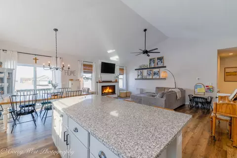1015 Persimmon Dr, Genoa, IL 60135 photo 7