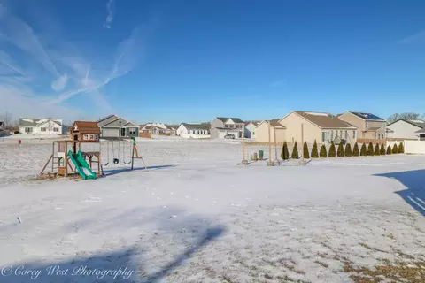 1015 Persimmon Dr, Genoa, IL 60135 photo 27