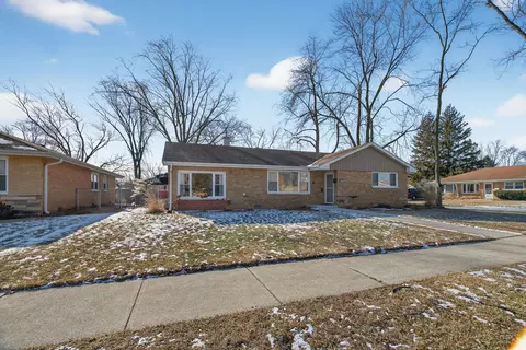 6935 W 115th Pl, Worth, IL 60482