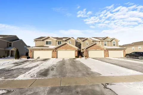 1150 Amber Dr, Cary, IL 60013