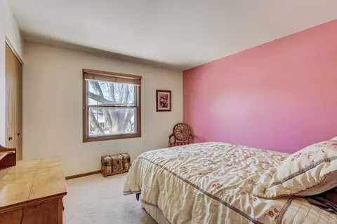 Bedroom - 2308 Modaff Rd, Naperville, IL 60565 photo 5 of 7