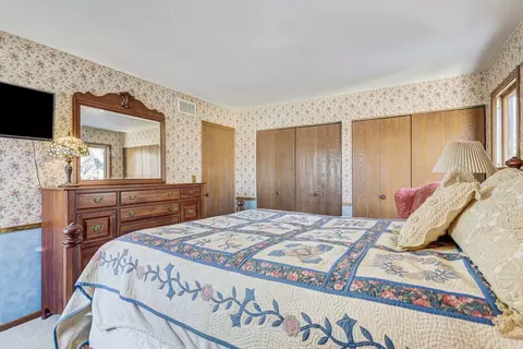 Bedroom - 2308 Modaff Rd, Naperville, IL 60565 photo 2 of 7