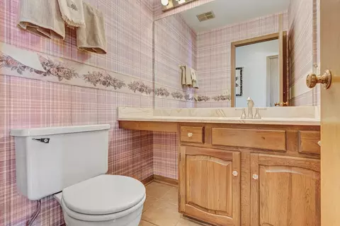Bath - 2308 Modaff Rd, Naperville, IL 60565 photo 1 of 3