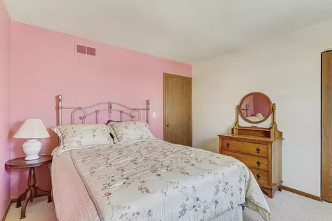 Bedroom - 2308 Modaff Rd, Naperville, IL 60565 photo 4 of 7