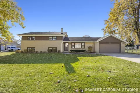 13 W Monterey Ave, Schaumburg, IL 60193